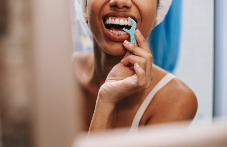 Pregnant women Using Floss