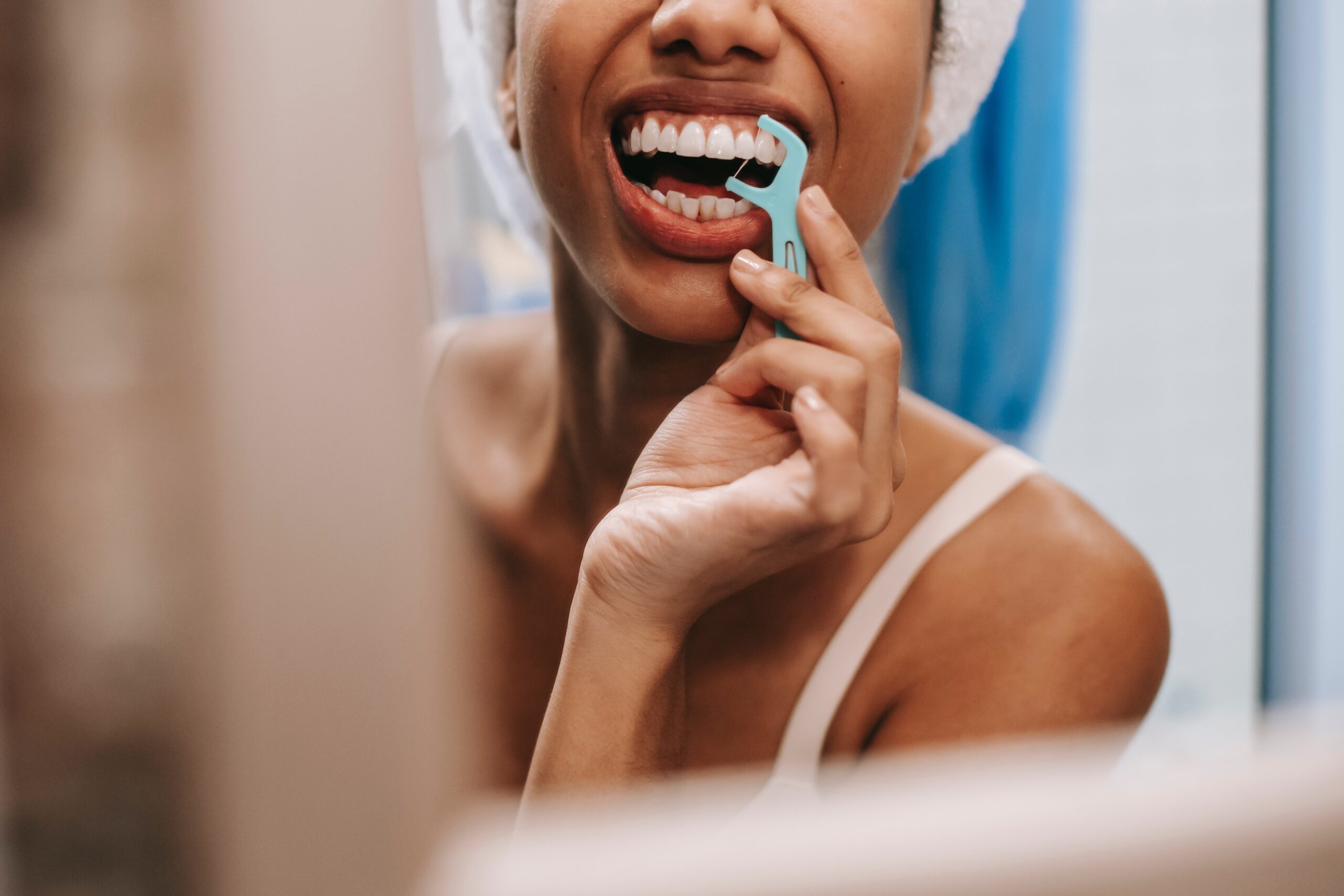 Pregnant women Using Floss